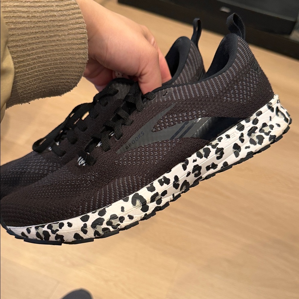 Brooks Black and White Women's Sneakers
